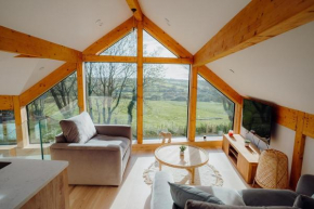 Beavers Lodge. Luxury Property with Hot Tub